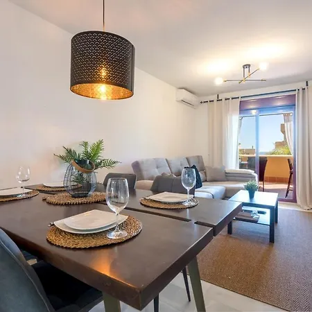 Chic Coastal With Pool - And, Parking Apartment *